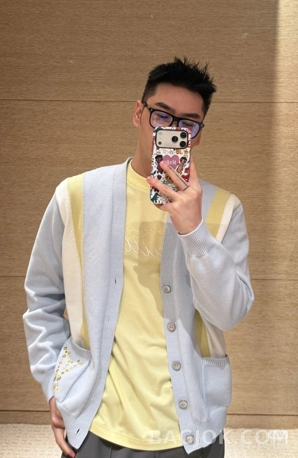 루이비통 루이비통 스트라이프 자수 로고 가디건 상세 이미지