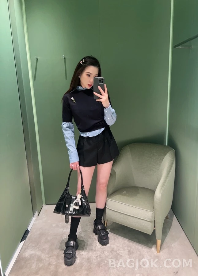 프라다 프라다 모놀리스 플랫폼 벨크로 샌들 상세 이미지