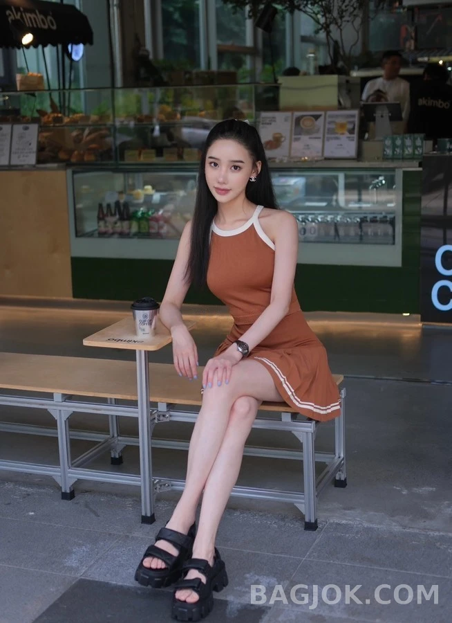 프라다 프라다 모놀리스 플랫폼 벨크로 샌들 상세 이미지