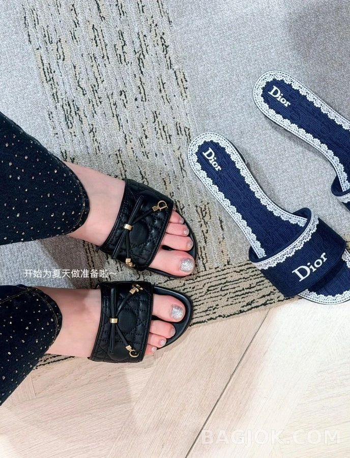 디올 디올 퀼팅 D 로고 슬라이드 상세 이미지