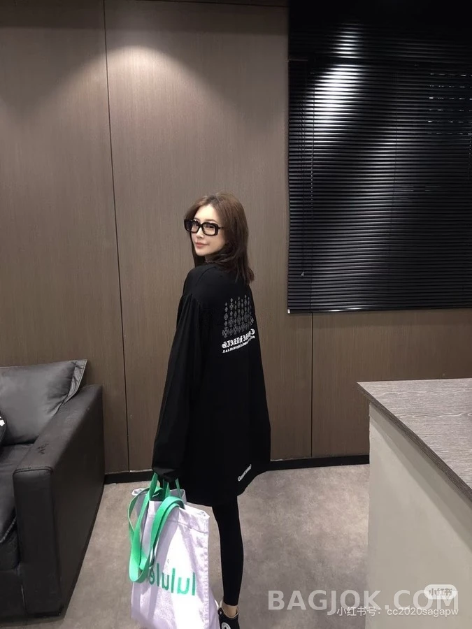 크롬하츠 크롬하츠 크로스 로고 긴팔 티셔츠 상세 이미지