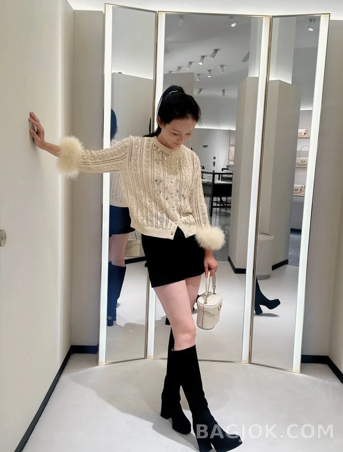 발렌티노 발렌티노 하트 시퀸 퍼 소매 니트 가디건 상세 이미지