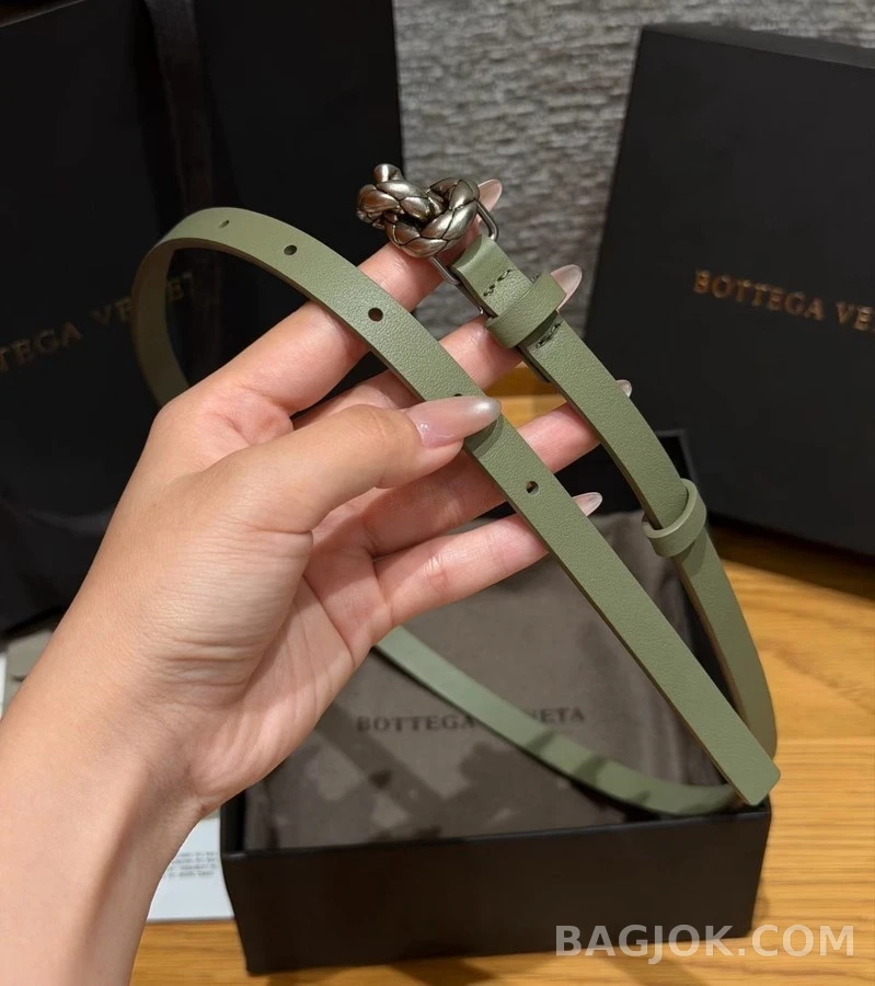 보테가베네타 보테가 베네타 매듭 버클 가죽 벨트 상세 이미지