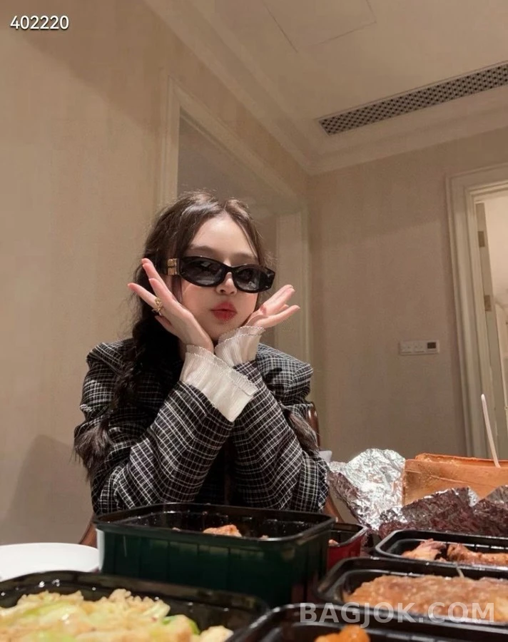 미우미우 미우미우 로고 캣아이 선글라스 상세 이미지