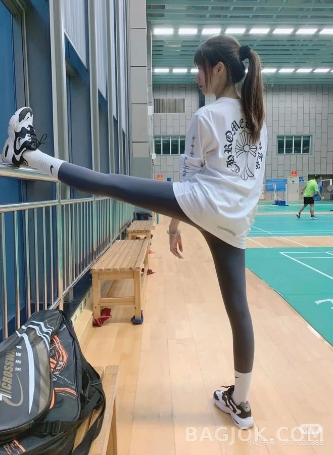 크롬하츠 크롬하츠 넥라인 스크립트 십자가 긴팔 티셔츠 상세 이미지