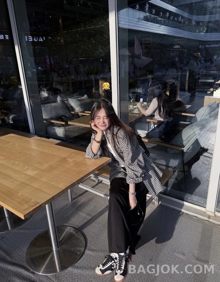 샤넬 샤넬 앤 로고 스니커즈 상세 이미지