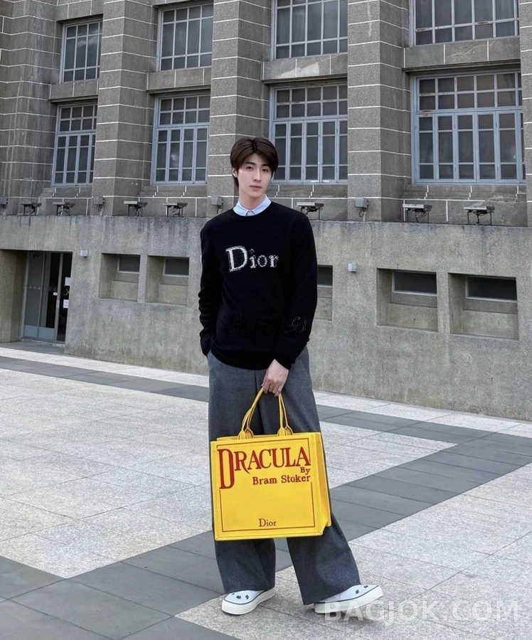 디올 디올 레터링 라운드넥 니트 상세 이미지