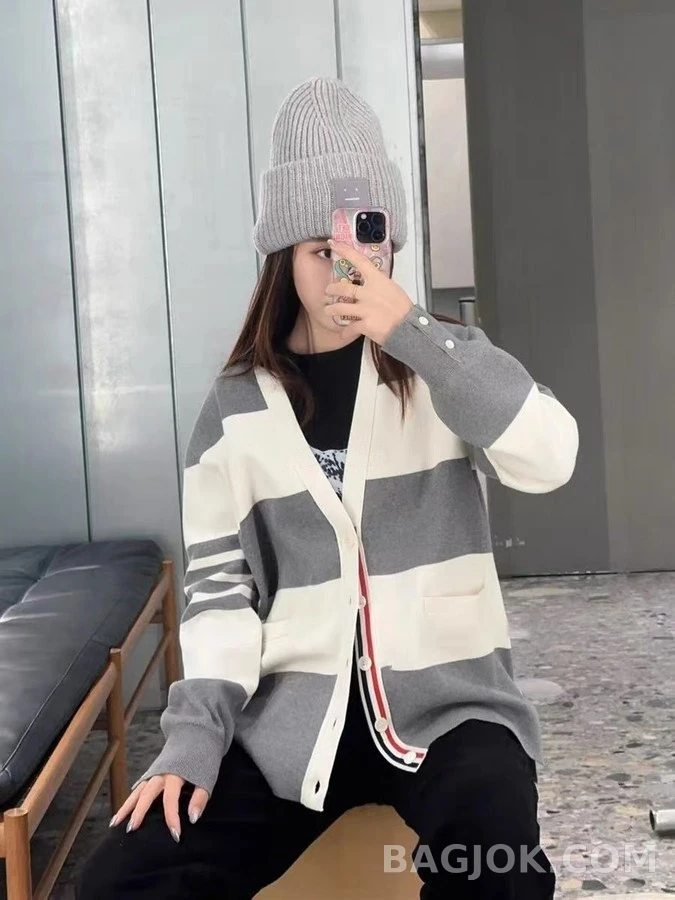 톰브라운 톰브라운 4바 스트라이프 가디건 상세 이미지