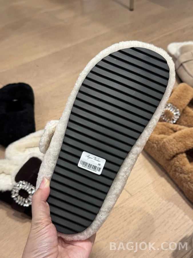 로저 비비에 로저비비에 크리스탈 버클 양모 슬리퍼 상세 이미지
