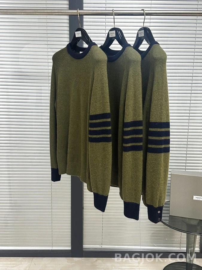 톰브라운 톰브라운 스트라이프 니트 상세 이미지