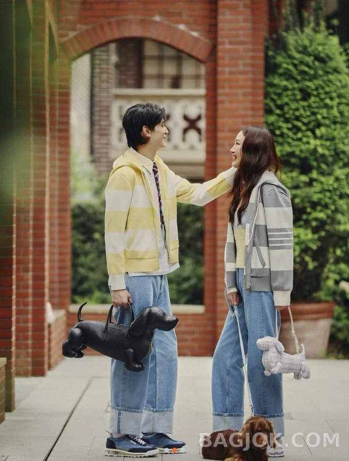 톰브라운 톰브라운 스트라이프 니트 후드 집업 상세 이미지