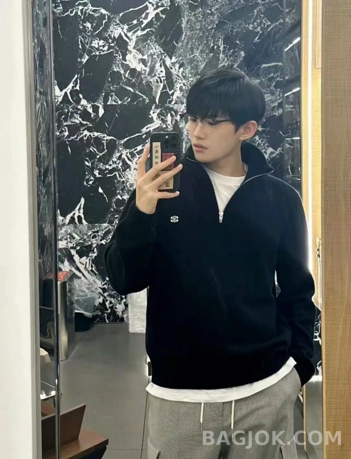 셀린느 셀린느 트리옹프 자수 반집업 니트 상세 이미지