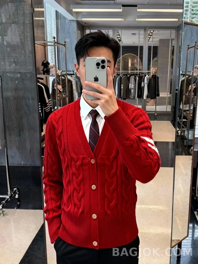 톰브라운 톰브라운 스트라이프 케이블 니트 가디건 상세 이미지