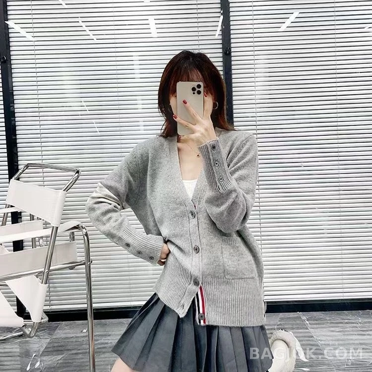 톰브라운 톰브라운 4바 스트라이프 가디건 상세 이미지
