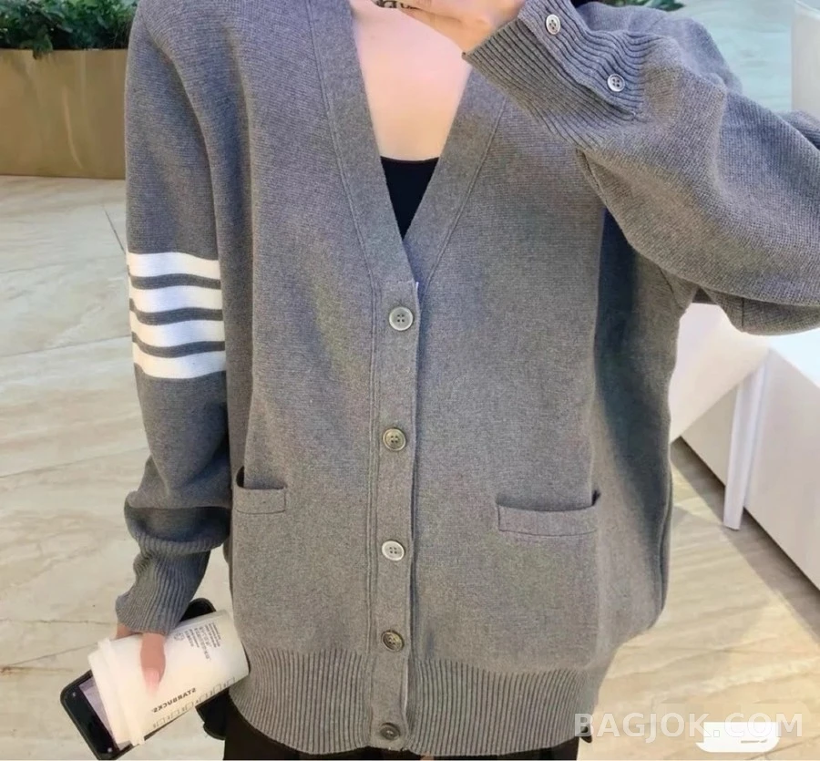 톰브라운 톰브라운 4선 스트라이프 가디건 상세 이미지