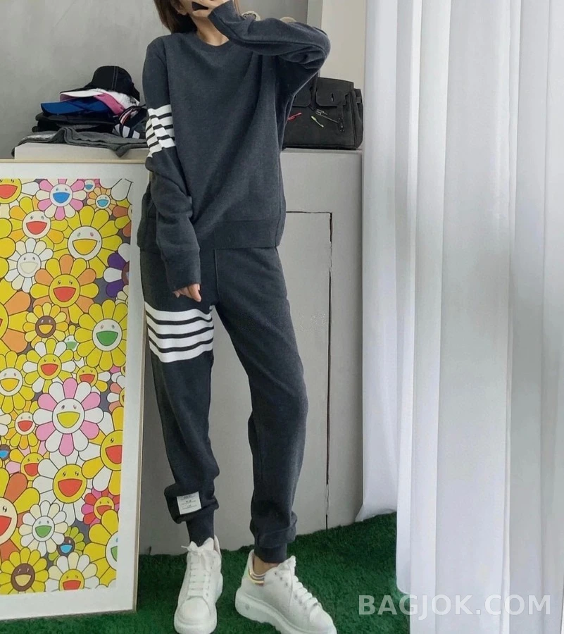 톰브라운 톰브라운 4바 스트라이프 맨투맨 상세 이미지