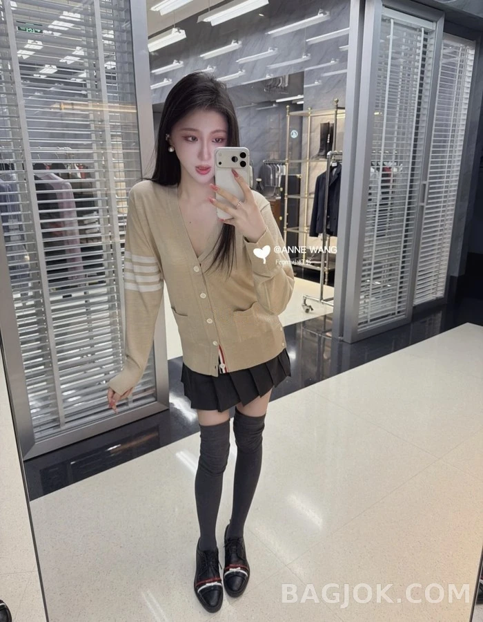 톰브라운 톰브라운 4선 스트라이프 가디건 상세 이미지