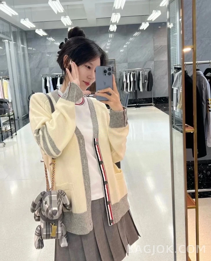 톰브라운 톰브라운 스트라이프 니트 가디건 상세 이미지