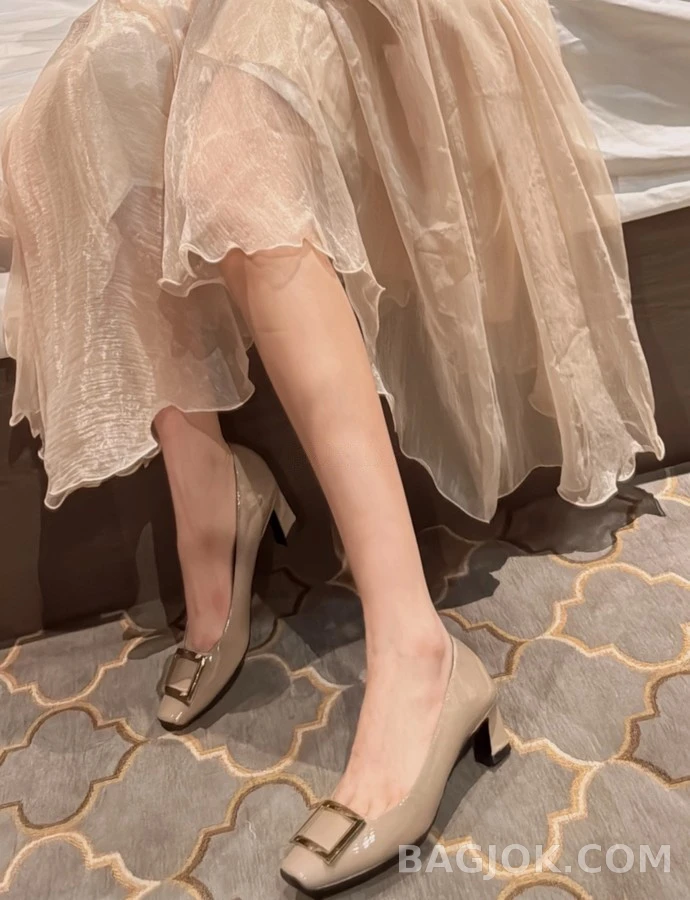 로저 비비에 로저비비에 사각 버클 키튼힐 펌프스 상세 이미지