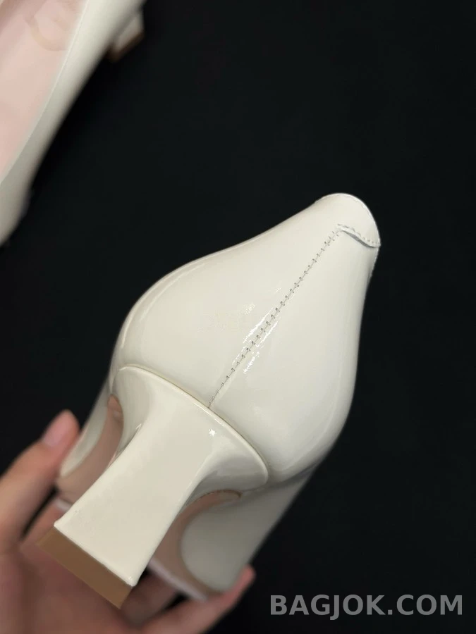로저 비비에 로저비비에 사각 버클 키튼힐 펌프스 상세 이미지