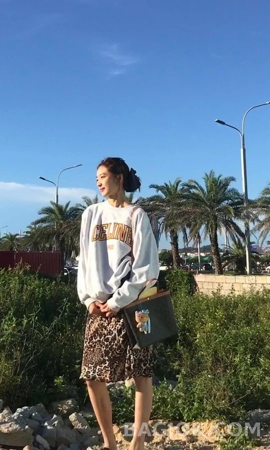 셀린느 셀린느 아치 레터링 맨투맨 상세 이미지