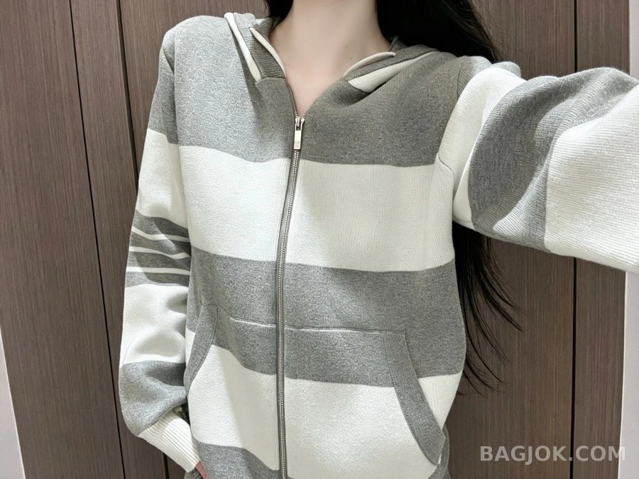 톰브라운 톰브라운 스트라이프 독 자수 후드 집업 상세 이미지
