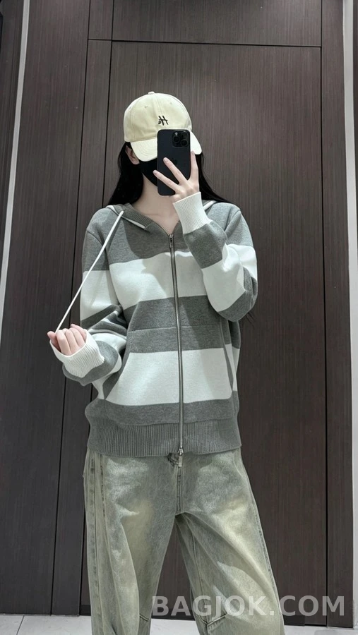 톰브라운 톰브라운 스트라이프 독 자수 후드 집업 상세 이미지