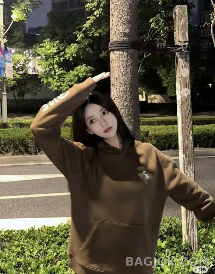 크롬하츠 크롬하츠 고딕 레터링 후드티 상세 이미지