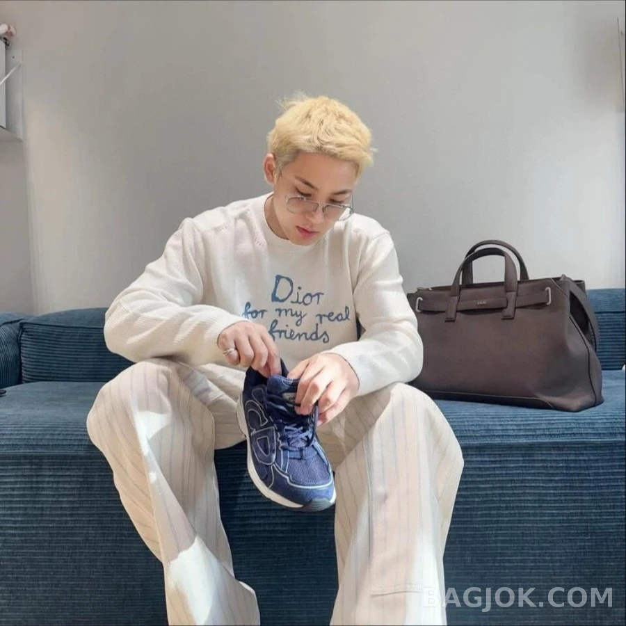 디올 디올 레터링 자수 긴팔 티셔츠 상세 이미지