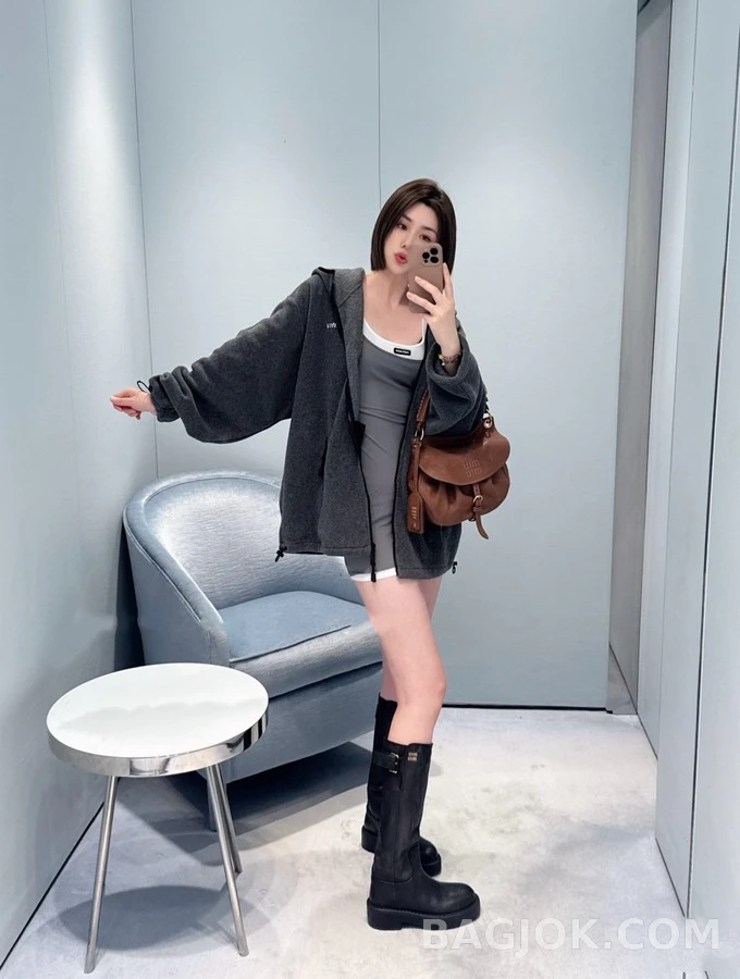 미우미우 미우미우 로고 플리스 후드 집업 상세 이미지