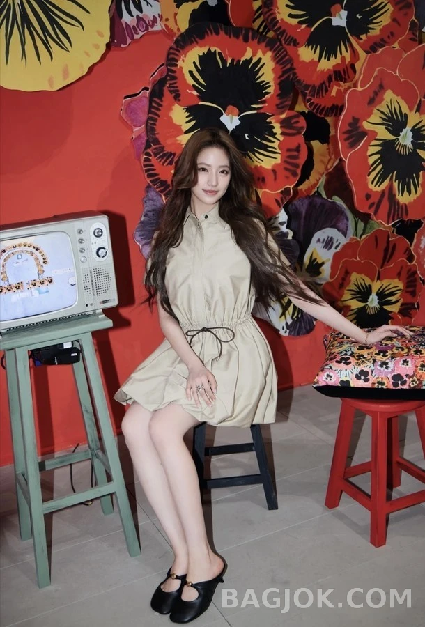 로에베 로에베 트위스트 골드볼 뮬 상세 이미지