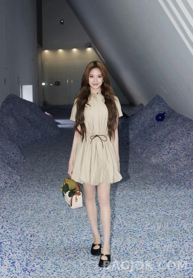 로에베 로에베 트위스트 골드볼 뮬 상세 이미지
