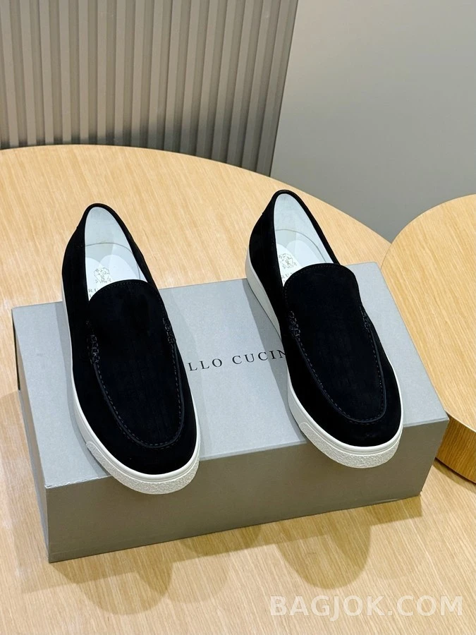 브루넬로 쿠치넬리 브루넬로 쿠치넬리 스웨이드 슬립온 로퍼 상세 이미지