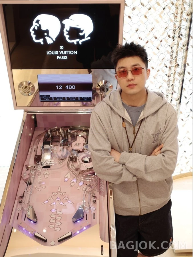 루이비통 루이비통 모노그램 자수 후드 집업 상세 이미지