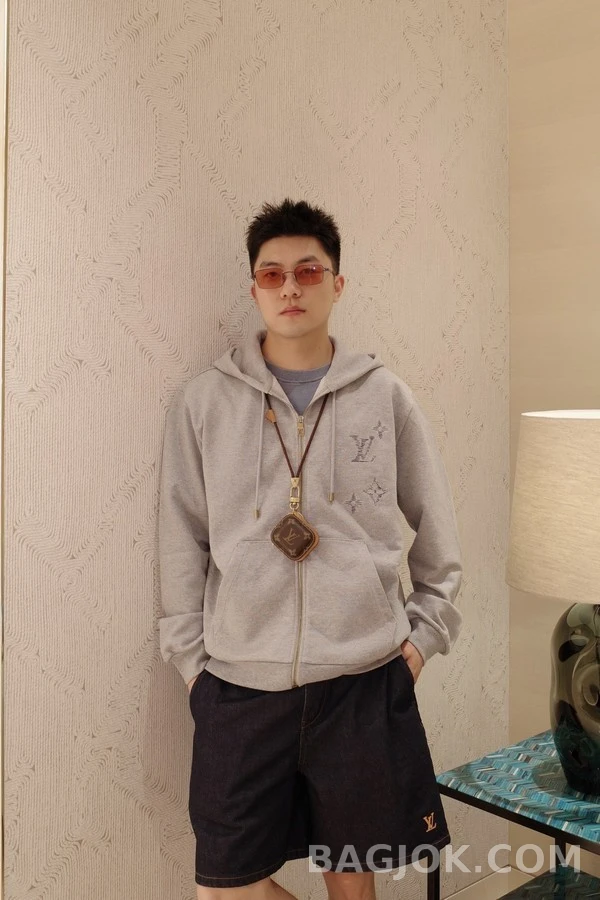 루이비통 루이비통 모노그램 자수 후드 집업 상세 이미지