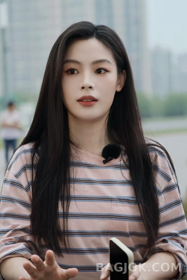 프라다 프라다 로고 스트라이프 긴팔 티셔츠 상세 이미지