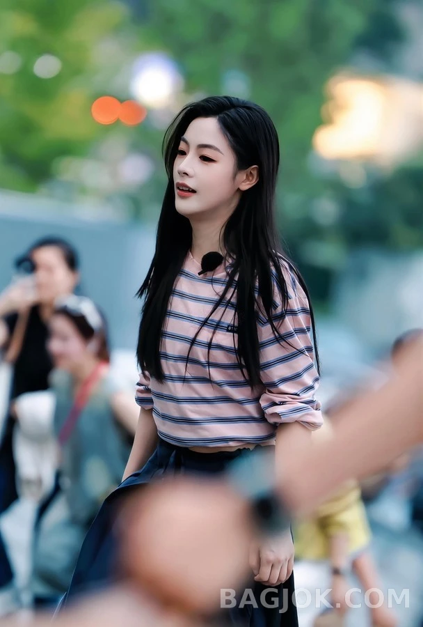 프라다 프라다 로고 스트라이프 긴팔 티셔츠 상세 이미지