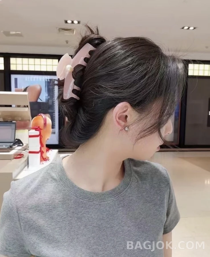 알렉산더 맥퀸 알렉산더 맥퀸 진주 헤어 클립 상세 이미지