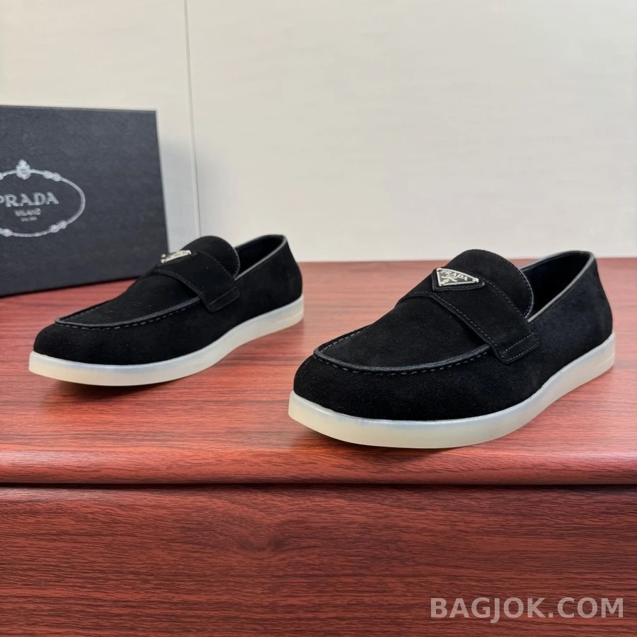 프라다 프라다 삼각 로고 스웨이드 로퍼 상세 이미지