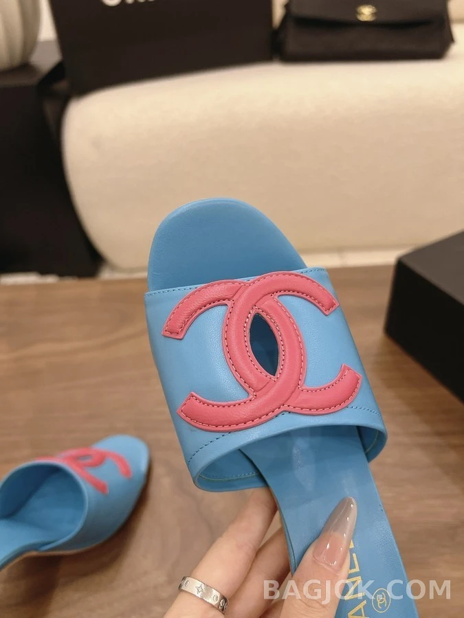 샤넬 샤넬 더블 C 로고 뮬 상세 이미지