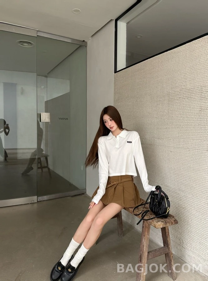 미우미우 미우미우 로고 크롭 폴로 긴팔 티셔츠 상세 이미지