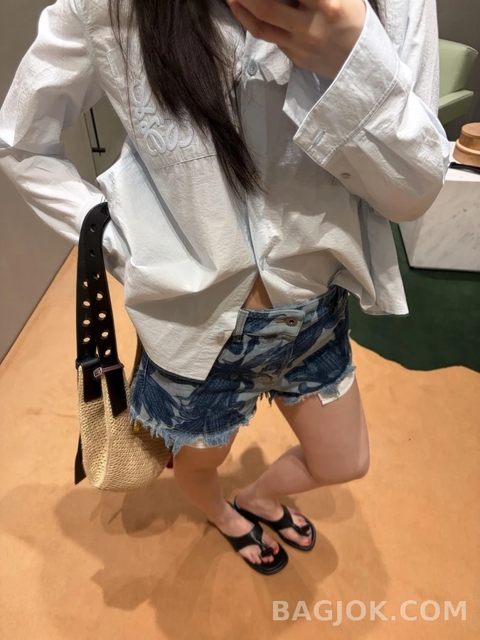 로에베 로에베 아나그램 자수 셔츠 상세 이미지