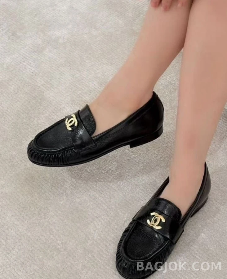 샤넬 샤넬 플리츠 더블 C 로퍼 상세 이미지