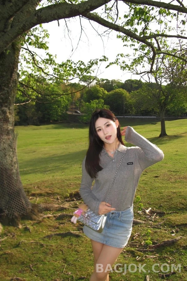미우미우 미우미우 로고 크롭 폴로 긴팔 티셔츠 상세 이미지