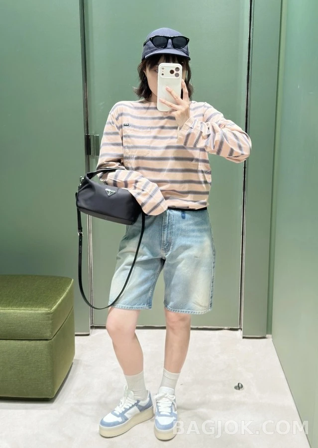 프라다 프라다 스트라이프 긴팔 티셔츠 상세 이미지