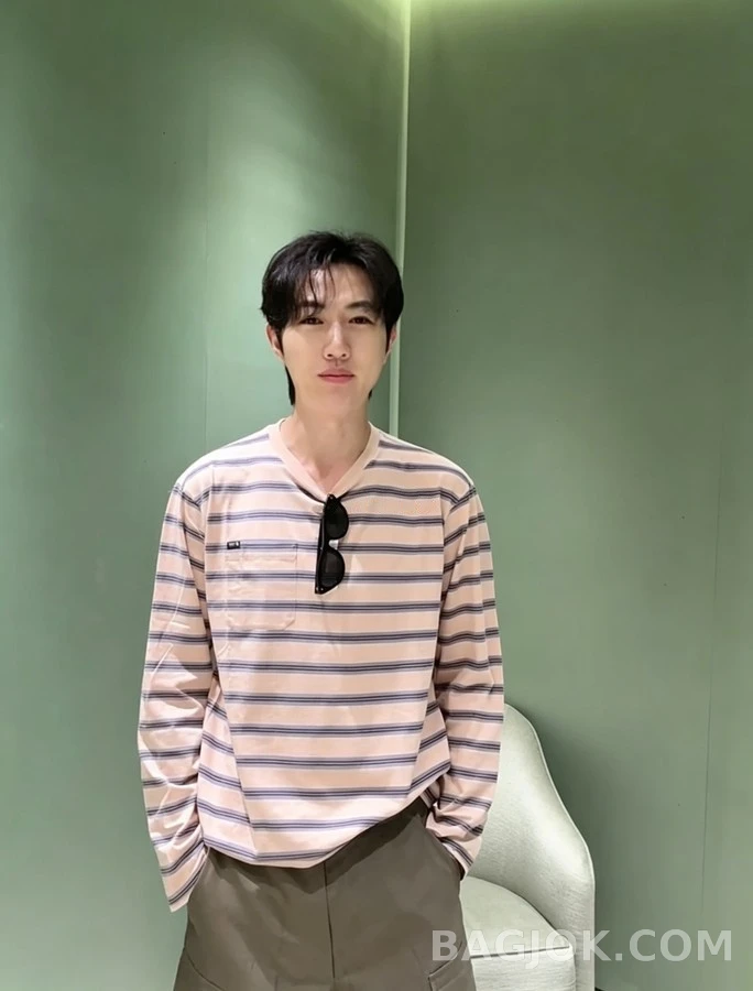 프라다 프라다 스트라이프 긴팔 티셔츠 상세 이미지