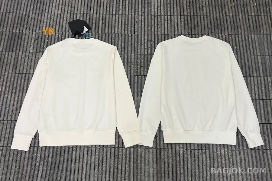 몽클레어 몽클레어 중첩 로고 맨투맨 상세 이미지