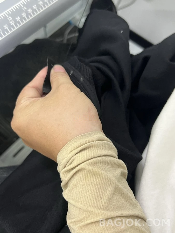 몽클레어 몽클레어 중첩 로고 맨투맨 상세 이미지