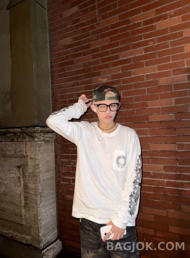 크롬하츠 크롬하츠 홀슈 크로스 긴팔 티셔츠 상세 이미지