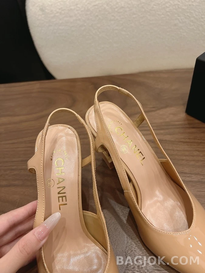 샤넬 샤넬 로고 블록힐 슬링백 상세 이미지